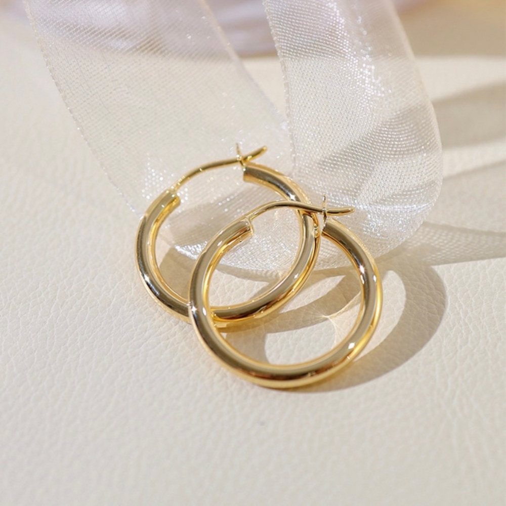 14K Yellow Gold Small Tube Hoop Earrings, 15mm